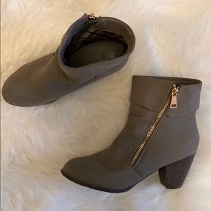 Bella Marie grey ankle boots